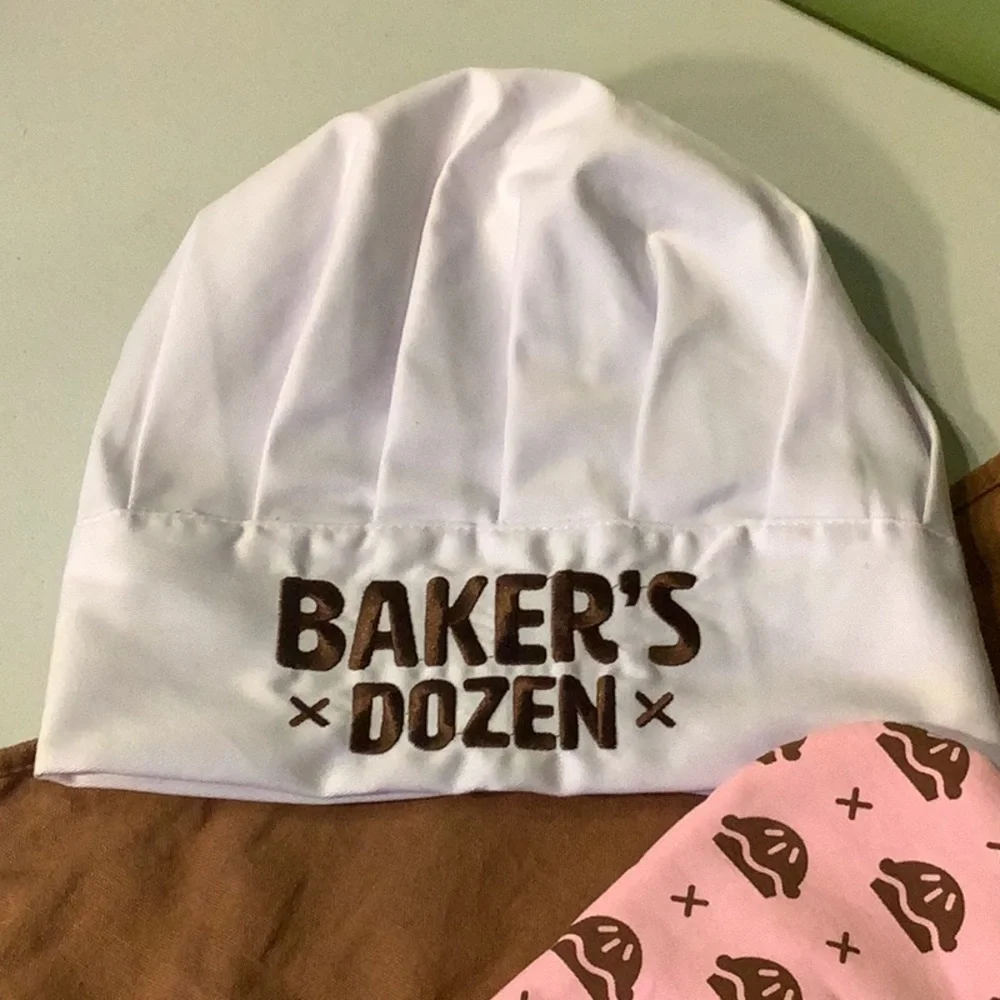 Baker’s Dozen apron, chef hat, and oven mitt set - Picture 2 of 4